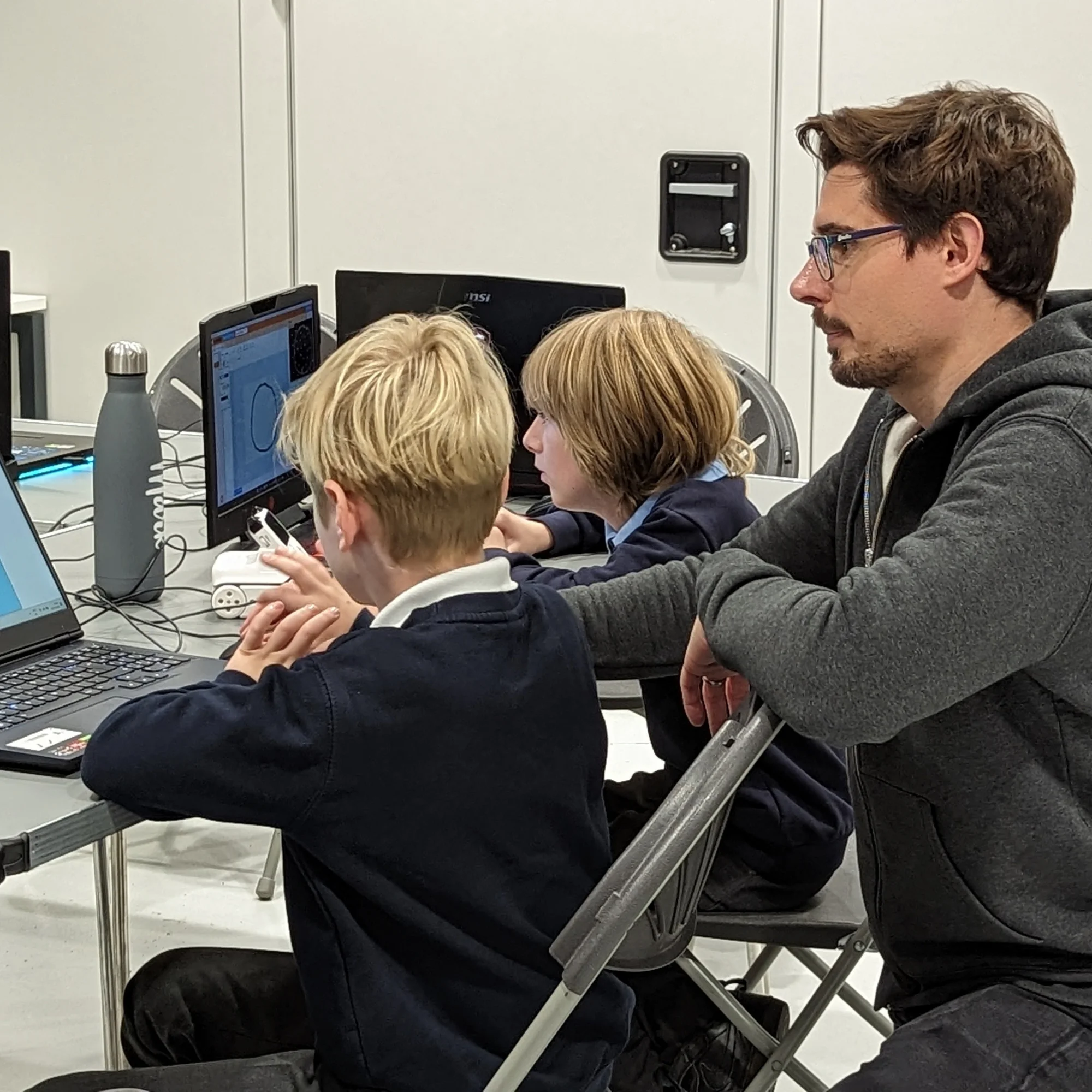 Websites Like Scratch: 5 Coding Platforms Compared